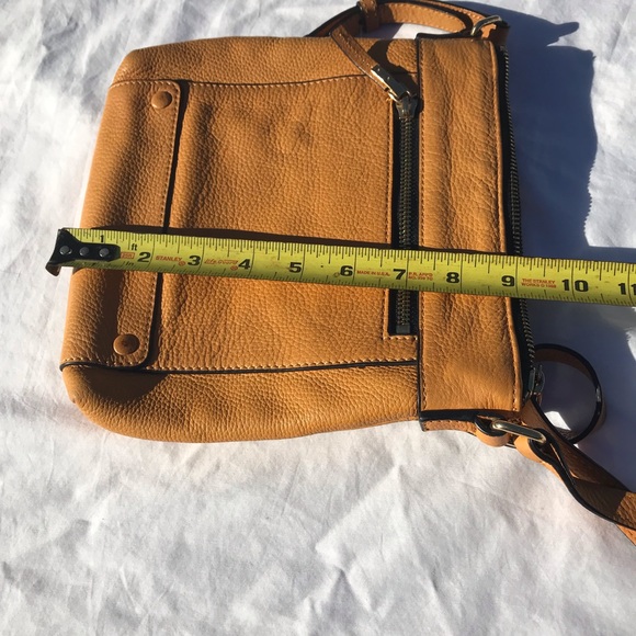 Vince Camuto  purse color orange. - Picture 4 of 6